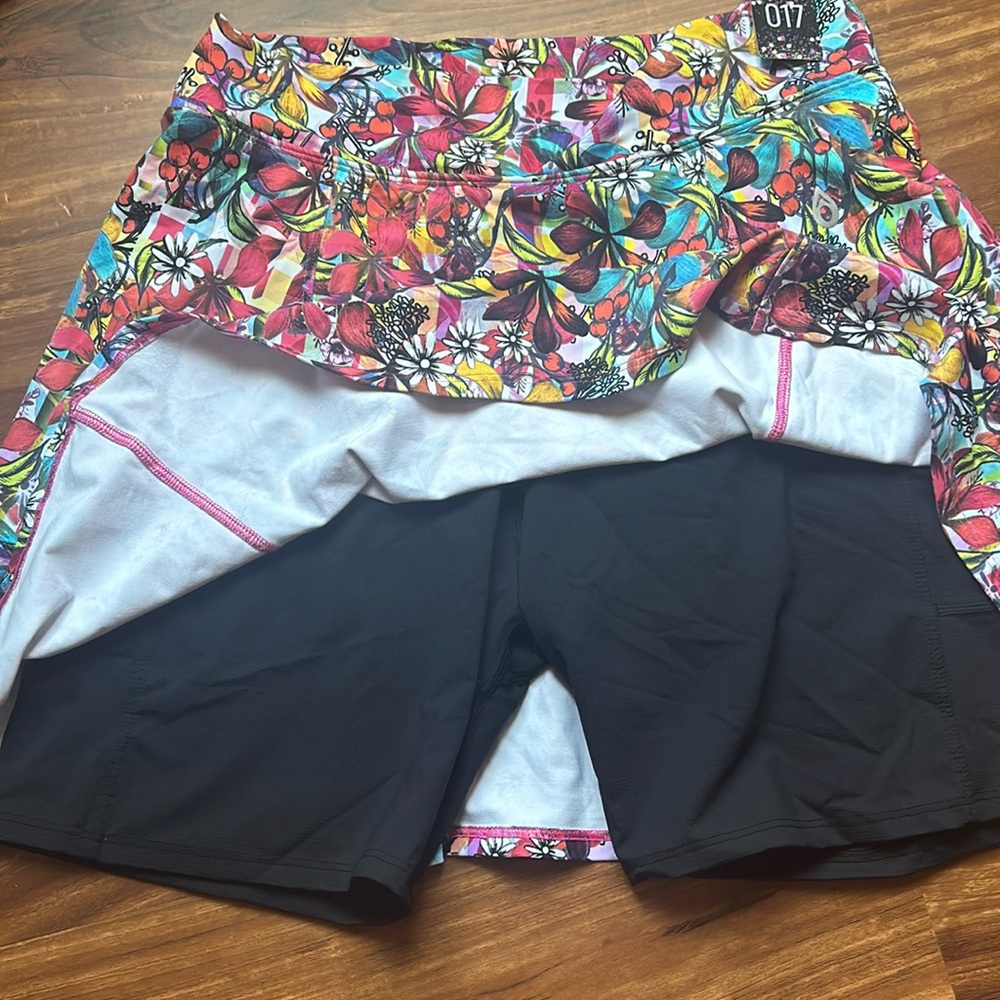 Dona Jo tennis 🎾 pickleball skort size 3 or XL - Picture 2 of 9